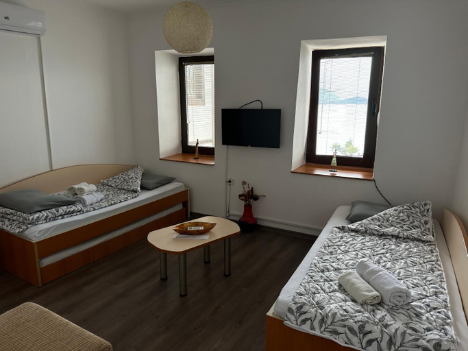 Others 4, Savin Apartments