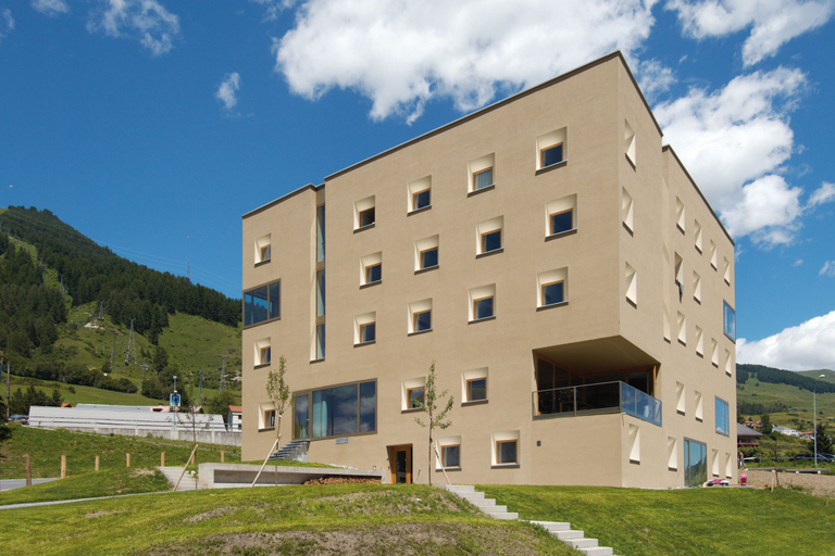 Exterior & Views