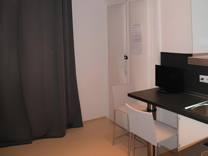 Others 4, Apartment House - The Modern Flat, Praha 7