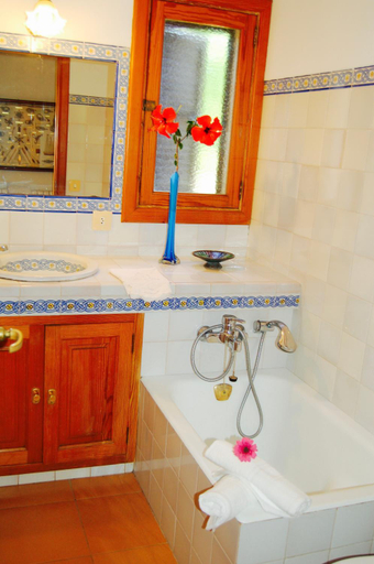 Bathroom, AGUAIT - Villa approximately aprox 4O OOO meters PLUS PRIVATE mountain approx 3 minutes walking from, Baleares
