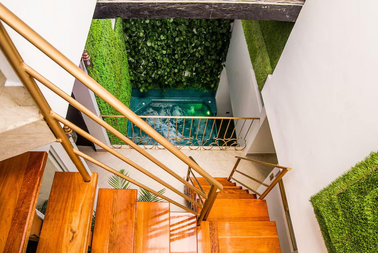 Others 4, Park Lleras 11br Pool Jacuzzi, Medellín