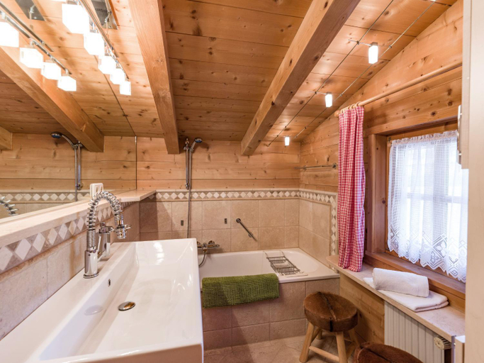 Bathroom 2, Chalets Berglehen, Kitzbühel