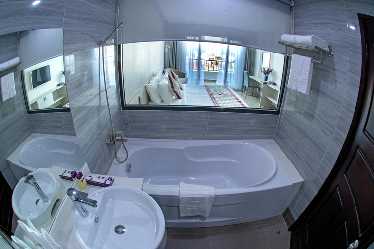Bathroom, VISUHA HOTEL, Hà Tiên
