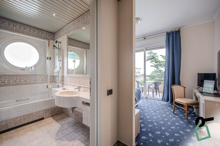 Bathroom 5, Hotiday Room Collection - Stresa, Verbano-Cusio-Ossola