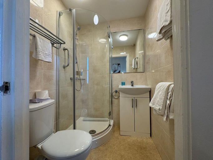 Bathroom 3, Haddon Hall Hotel, East Sussex