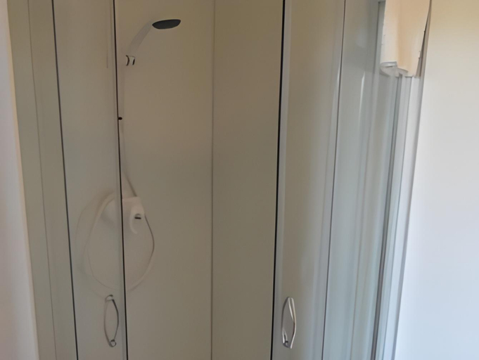 Bathroom 2, LostGuestHousePeterhead, Aberdeenshire