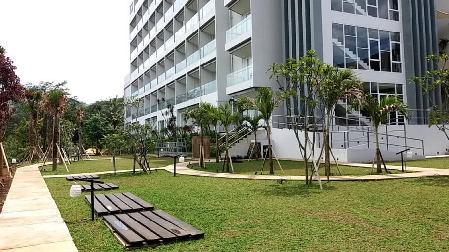 Exterior 2