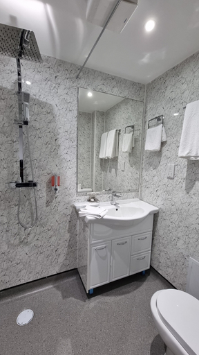 Bathroom, Dreams Hotel - Park View, London