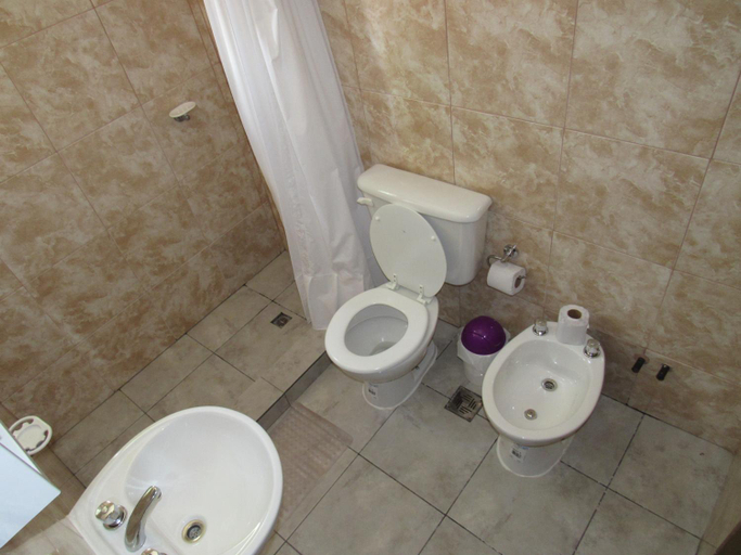 Bathroom 2, Cabanas del Arroyo Calafate (CRyPPSC), Lago Argentino