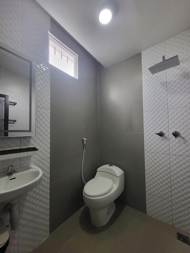Bathroom 4