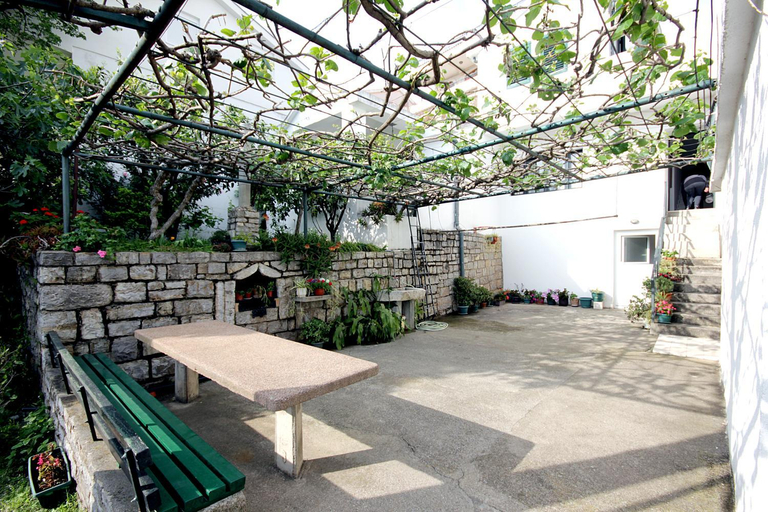 Others 4, Guesthouse Draskovic
