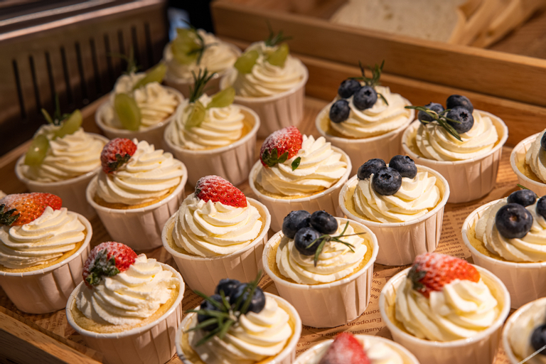 Food & Drinks 8