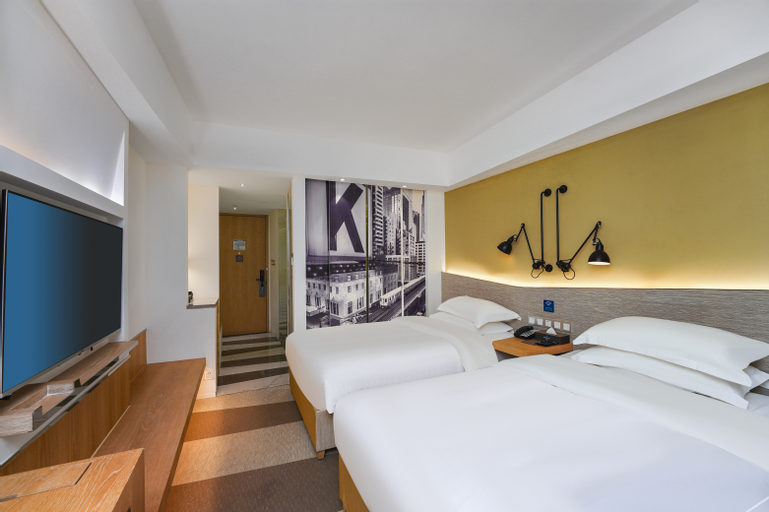 Bedroom 2, Country Inn & Suites by Radisson Shanghai Railway Station, Shanghai