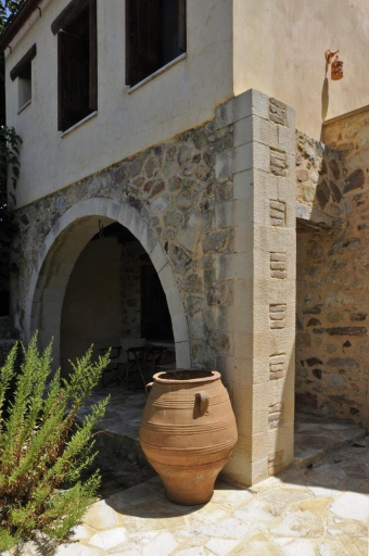 Others 4, Sarris House, Crete