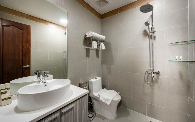 Bathroom 8