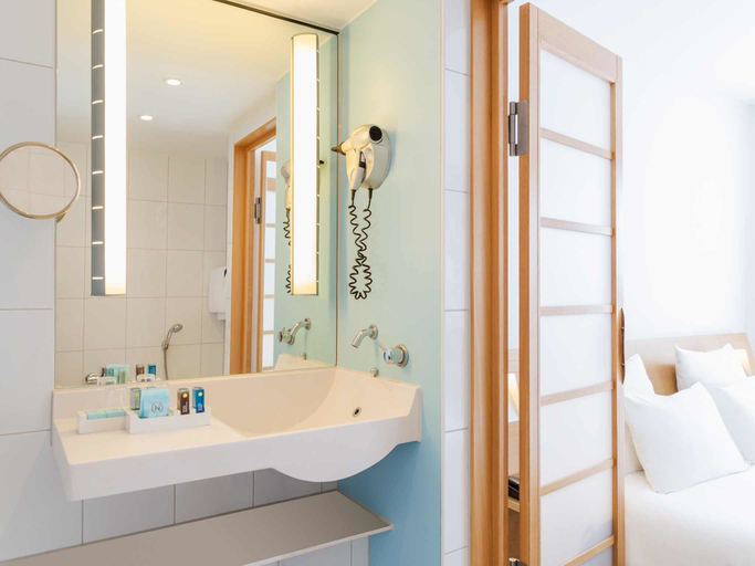 Bathroom, Novotel Munich City, München