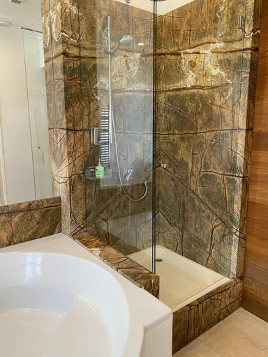 Bathroom 3, Holec Apartments, Praha 1