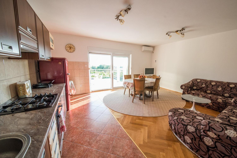 Others 3, Dubis House, Zemunik Donji