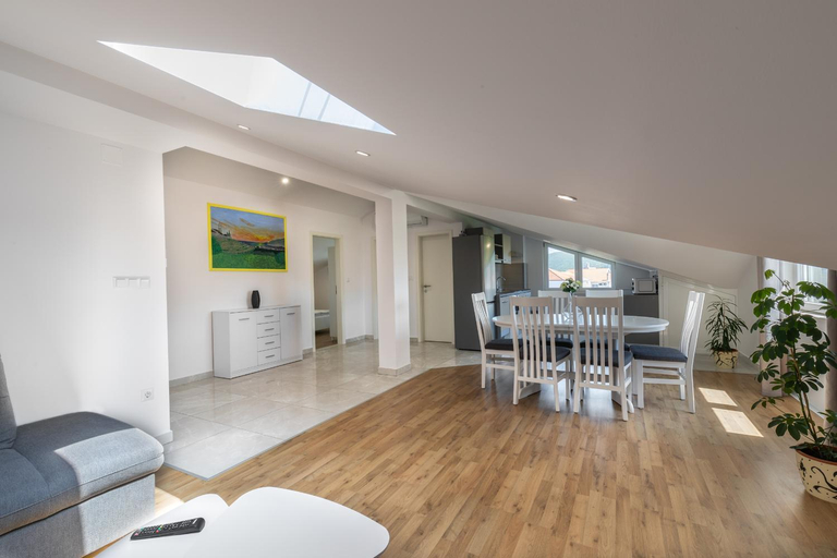Others 5, Apartman Krsticevic, Metković