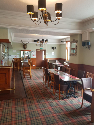 Food & Drinks 4, The Station Hotel, Highland