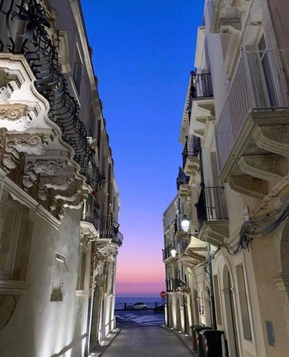 Others 3, Siracusa Vacanze, Syracuse