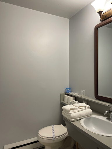 Bathroom 4, Nechako Valley Inn, Bulkley-Nechako