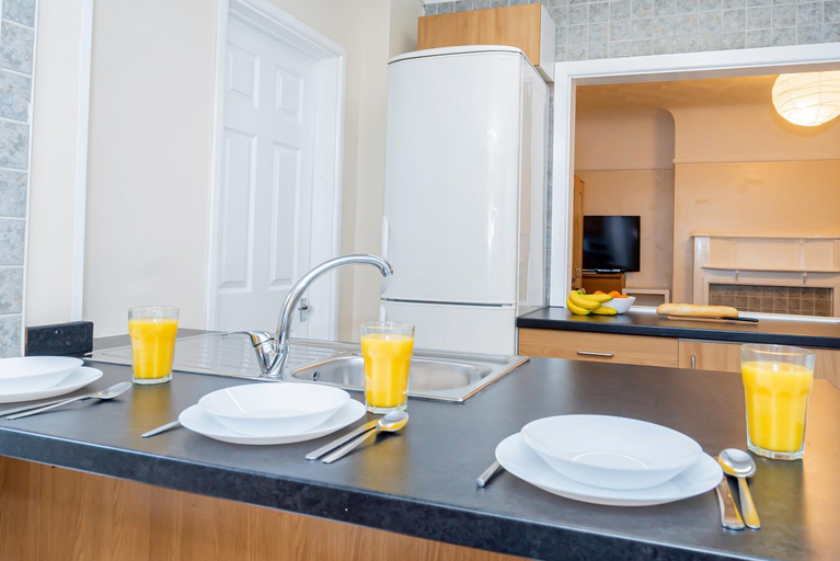 Others 5, Shirley House 4, Guest House, Fully Equipped Kitchen with Fridge, Washer, Dryer, Self Catering, Self, Southampton