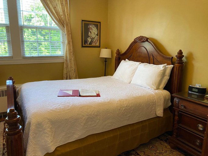 Others 5, Historic Rosemont Manor, Clarke