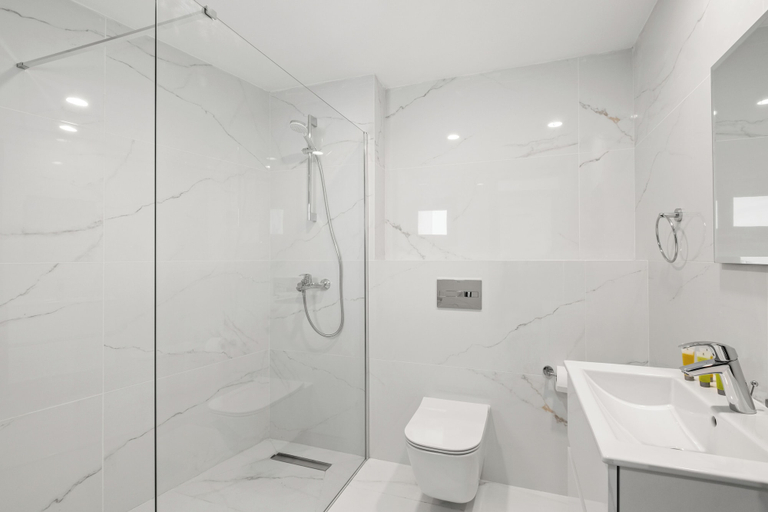 Bathroom 3, Maestro City Apartments, Larnaca