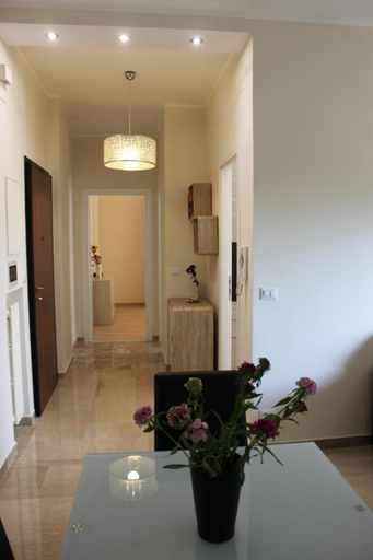 Others 5, Casa Tony, Rome