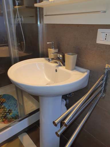Bathroom 5, 4Rooms Guest House Salerno, Salerno