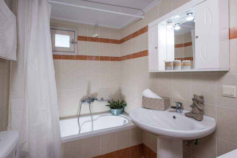 Bathroom, Villa Maris, Crete