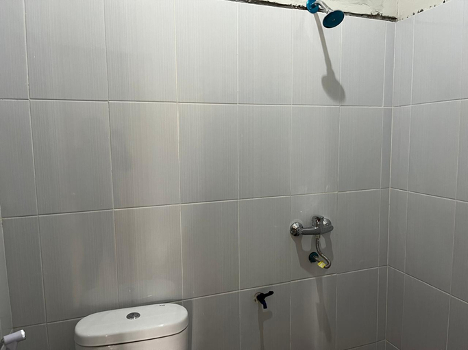 Bathroom 5, Hotel Gardenia Bendogantungan Klaten, Klaten