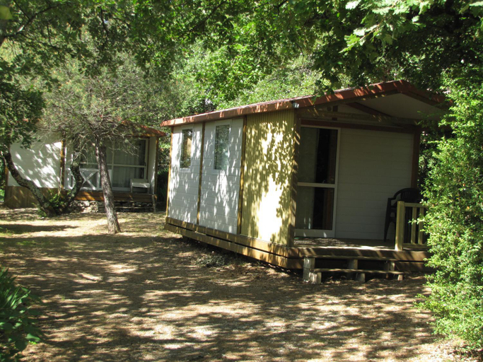 Camping Chalets Les Chenes Verts, Ardèche