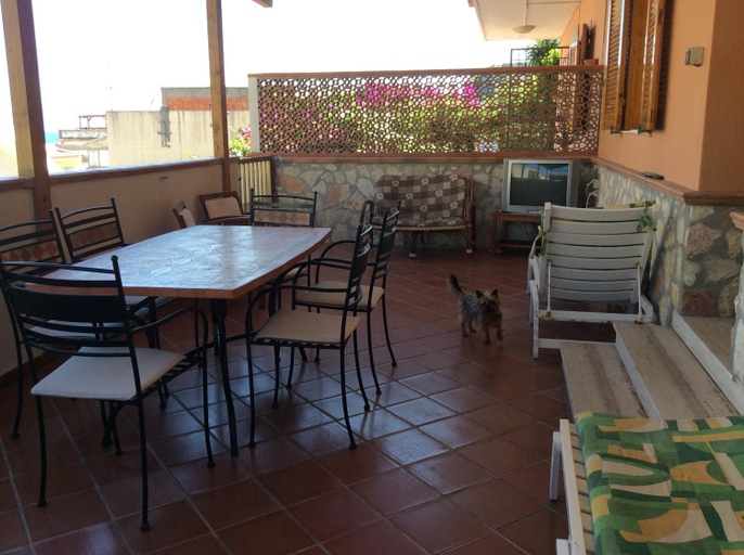 Others 5, Villa Serena, Messina