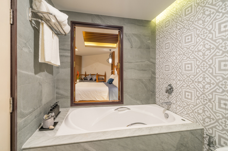 Bathroom 9