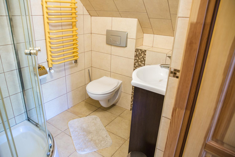 Bathroom 3, Noclegi u Kiesza, Bieszczady