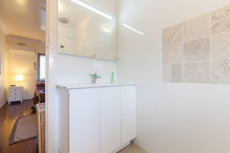 Others 5, B7 Crawley Apartment 1 BRM & Sleepout near UWA, Perth