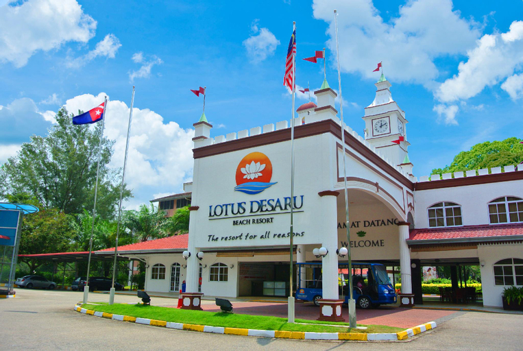 Exterior 3