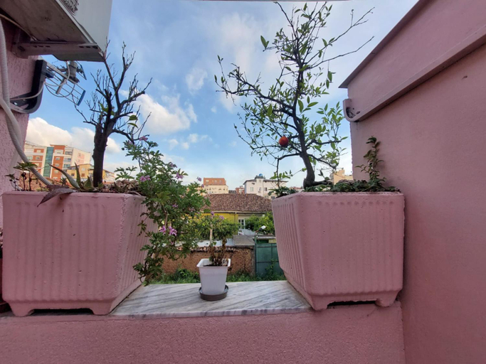 Others 5, GEX Guest House, Tiranës