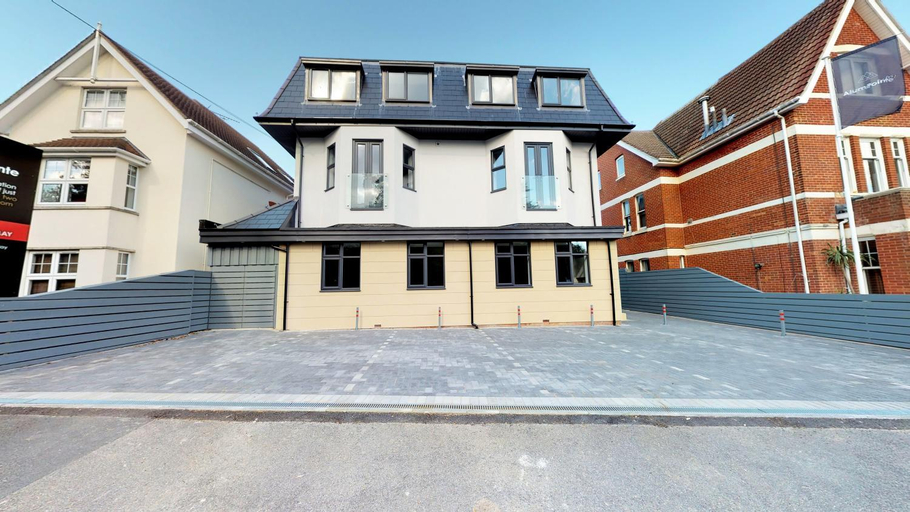 Beautiful AlumPointe Apartment - 400m to the beach, Poole