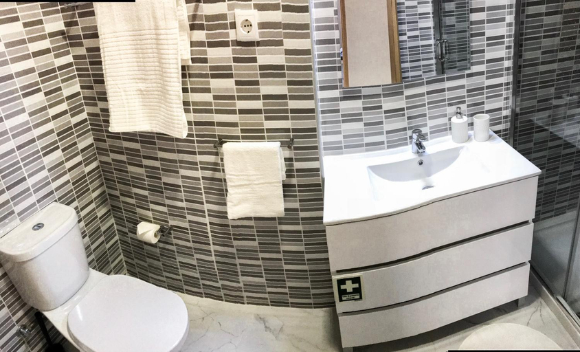 Bathroom 2, Porto Luxury Apartments, Vila Nova de Gaia