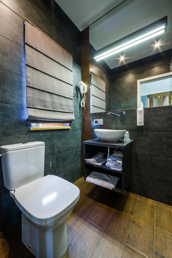Bathroom 2, Domki Osada Bacowka Radawa & SPA, Jarosław