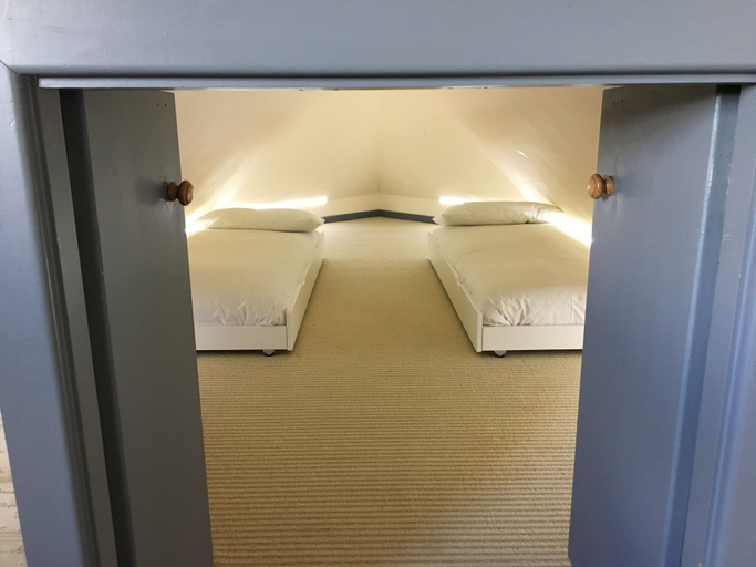 Bedroom 3, The Black Hole, Hampshire