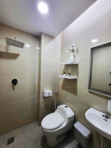Bathroom 12