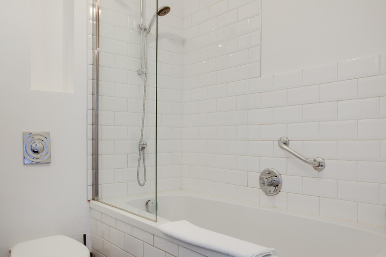 Bathroom 4, Adams Canal House, Amsterdam