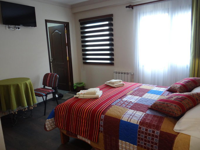 Others 3, Hostal Bivouac, Pedro Domingo Murillo