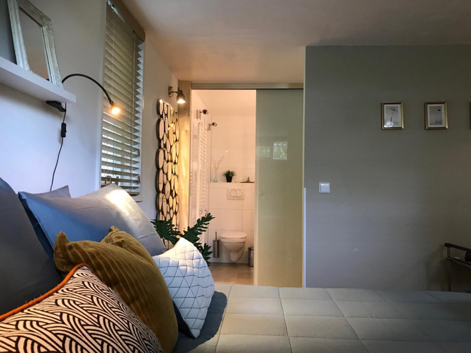 Others 3, 84huis, Amstelveen