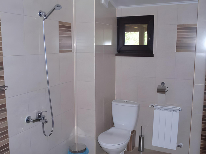 Bathroom 3, Family Hotel Emaly 2, Sapareva Banya