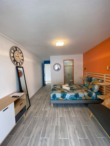 Bedroom 1, Studio A101, pres de la mer Village du Diamant, Le Diamant